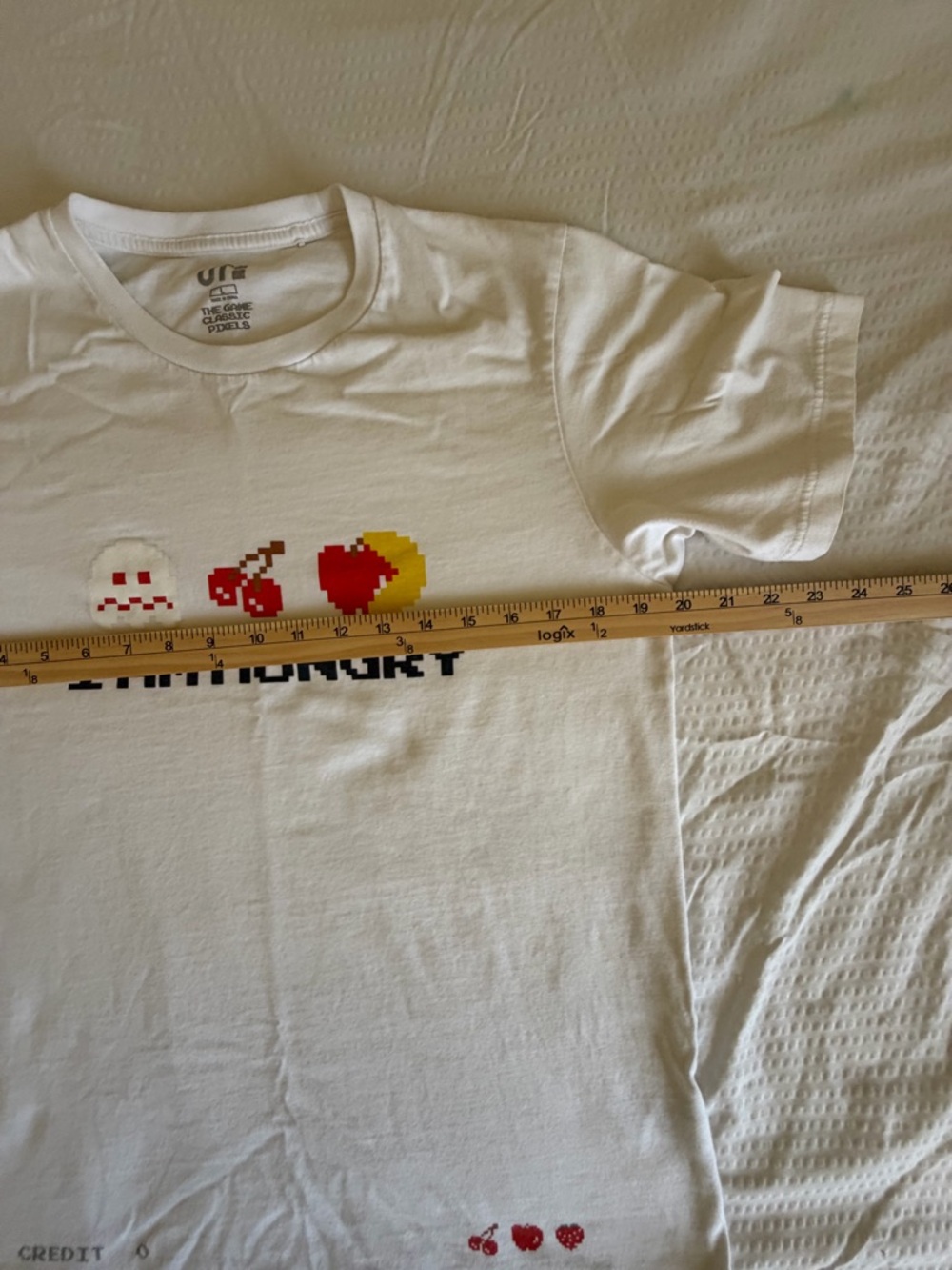 Unisex’s Uniqlo The Game classic pixels White Graphic Tee - Picture 7 of 8